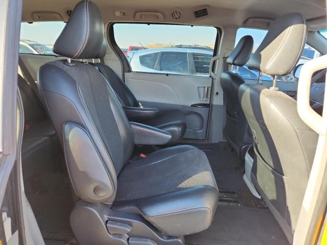 5TDXK3DC3DS330104 - 2013 TOYOTA SIENNA SPORT GRAY photo 11