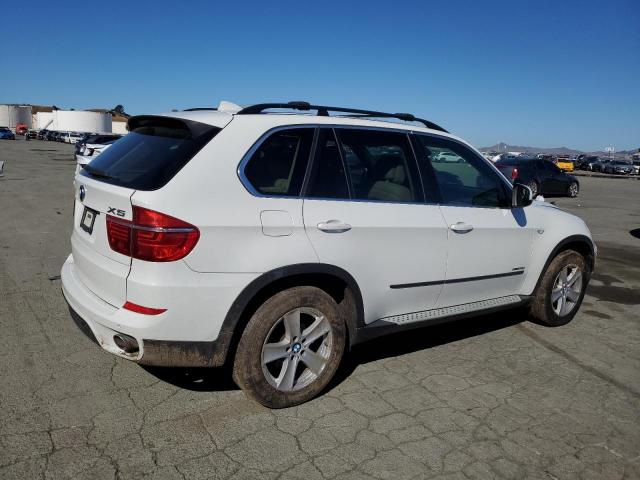 5UXZW0C51D0B91707 - 2013 BMW X5 XDRIVE35D WHITE photo 3