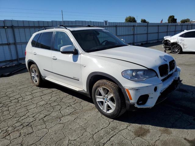 5UXZW0C51D0B91707 - 2013 BMW X5 XDRIVE35D WHITE photo 4