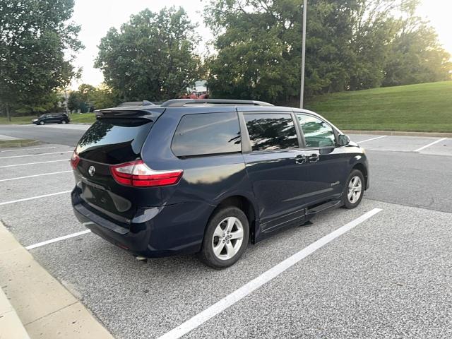 5TDKZ3DC2JS910364 - 2018 TOYOTA SIENNA LE ლურჯი ფოტო 4