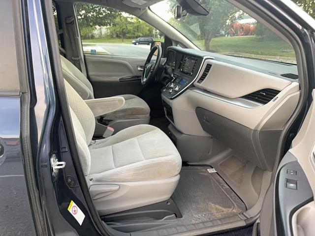 5TDKZ3DC2JS910364 - 2018 TOYOTA SIENNA LE ლურჯი ფოტო 5