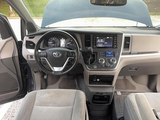 5TDKZ3DC2JS910364 - 2018 TOYOTA SIENNA LE ლურჯი ფოტო 9