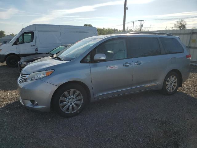 2014 TOYOTA SIENNA XLE, 