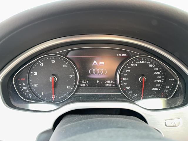 WAUCVAFD8BN020904 - 2011 AUDI A8 QUATTRO SILVER photo 8