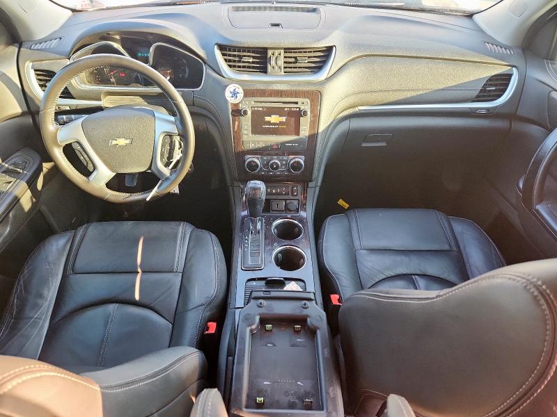 1GNKRHKD8HJ275366 - 2017 CHEVROLET TRAVERSE LT 白色 照片 8