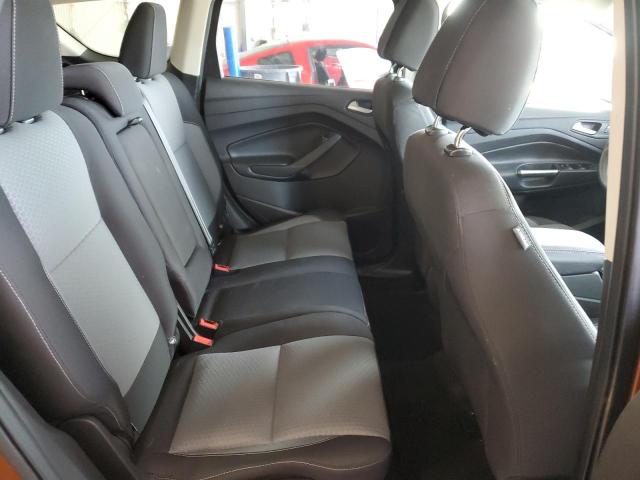 1FMCU9GD7HUD95423 - 2017 FORD ESCAPE SE ORANGE photo 11