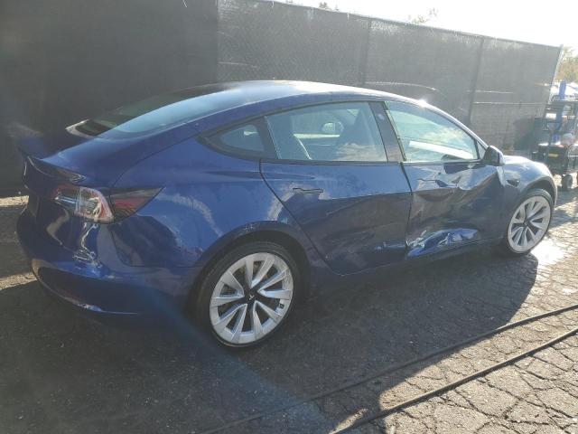 5YJ3E1EA5NF304830 - 2022 TESLA MODEL 3 Bleu photo 3