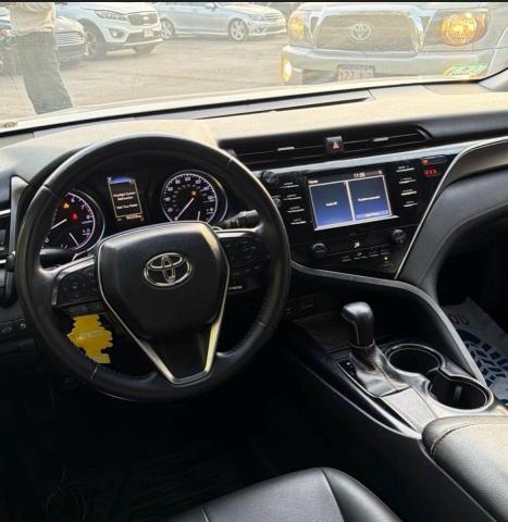 JTNB11HK1J3034946 - 2018 TOYOTA CAMRY L 银色 照片 9