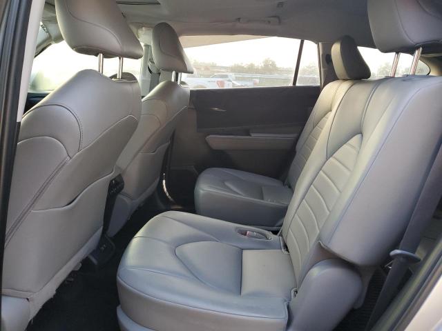 5TDGZRAH6MS535415 - 2021 TOYOTA HIGHLANDER XLE SILVER photo 11