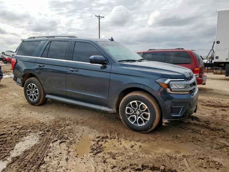 1FMJU1J83REA72163 - 2024 FORD EXPEDITION XLT BLUE photo 4