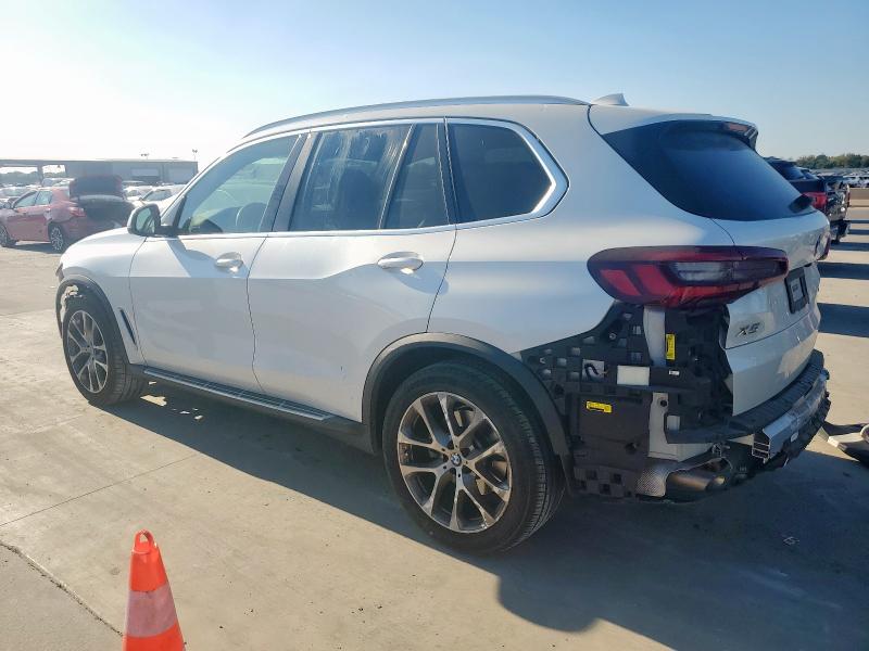 5UXCR6C0XM9F64629 - 2021 BMW X5 XDRIVE40I WHITE photo 2
