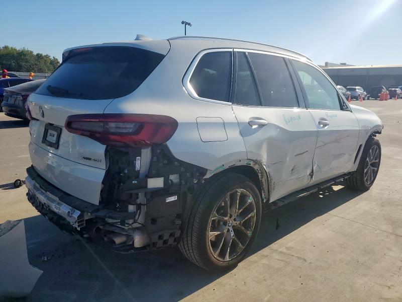 5UXCR6C0XM9F64629 - 2021 BMW X5 XDRIVE40I WHITE photo 3