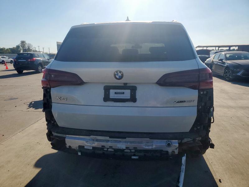 5UXCR6C0XM9F64629 - 2021 BMW X5 XDRIVE40I WHITE photo 6