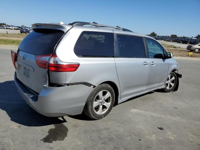 5TDKZ3DC9JS956838 - 2018 TOYOTA SIENNA LE GRAY photo 3