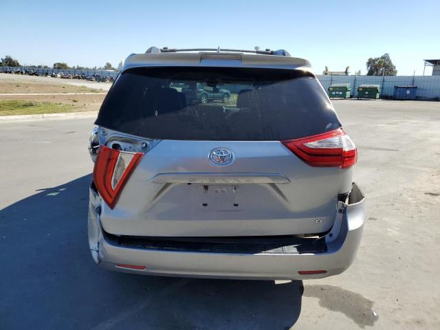 5TDKZ3DC9JS956838 - 2018 TOYOTA SIENNA LE GRAY photo 6