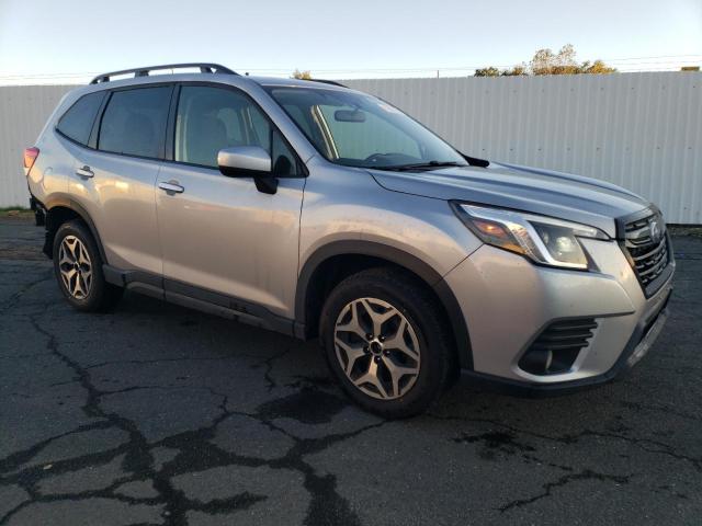 JF2SKAECXPH419272 - 2023 SUBARU FORESTER PREMIUM ვერცხლისფერი ფოტო 4