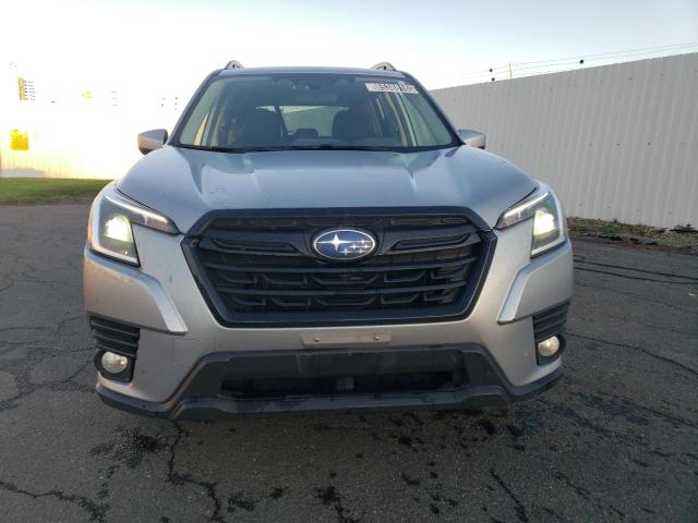 JF2SKAECXPH419272 - 2023 SUBARU FORESTER PREMIUM ვერცხლისფერი ფოტო 5