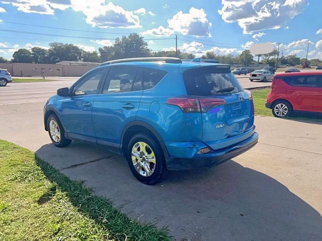 JTMZFREV9JD122493 - 2018 TOYOTA RAV4 LE 蓝色 照片 3