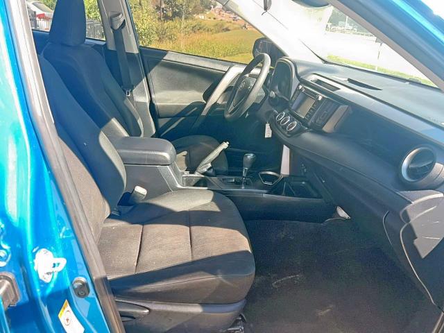 JTMZFREV9JD122493 - 2018 TOYOTA RAV4 LE 蓝色 照片 5