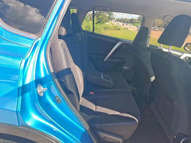 JTMZFREV9JD122493 - 2018 TOYOTA RAV4 LE 蓝色 照片 6