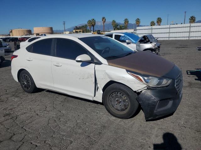 3KPC24A63LE092864 - 2020 HYUNDAI ACCENT SE WHITE photo 4