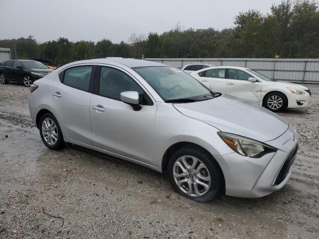 3MYDLBYV3JY315095 - 2018 TOYOTA YARIS IA 银色 照片 4