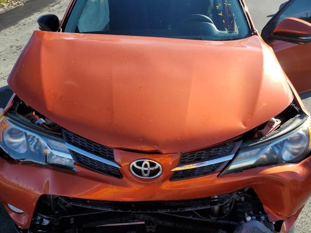 2T3RFREV6FW287752 - 2015 TOYOTA RAV4 XLE ORANGE photo 11