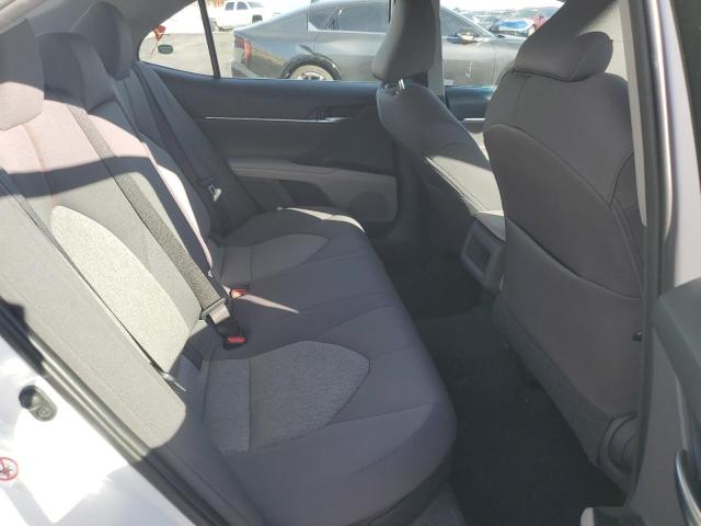 4T1B31HK8JU002791 - 2018 TOYOTA CAMRY LE თეთრი ფოტო 10