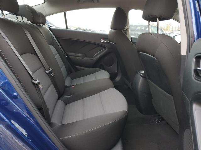 3KPFL4A78JE260885 - 2018 KIA FORTE LX ლურჯი ფოტო 10