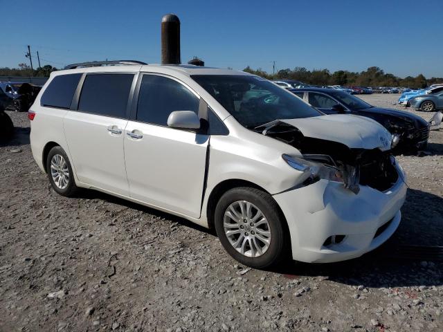 5TDYZ3DC7HS784197 - 2017 TOYOTA SIENNA XLE WHITE photo 4