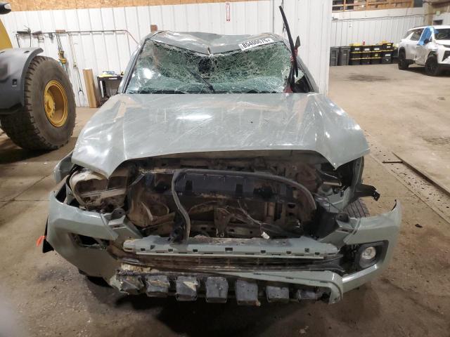 3TMCZ5AN3NM491839 - 2022 TOYOTA TACOMA DOUBLE CAB 灰色 照片 5