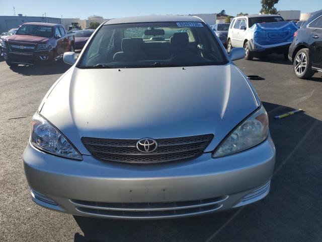 4T1BE32K03U751876 - 2003 TOYOTA CAMRY LE 银色 照片 5
