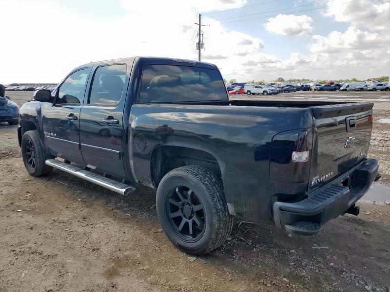 3GCEC13JX8G108589 - 2008 CHEVROLET SILVERADO C1500 BLACK photo 2