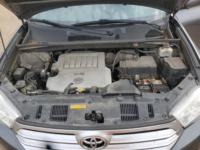 5TDBK3EH5CS102561 - 2012 TOYOTA HIGHLANDER BASE Серый фото 11