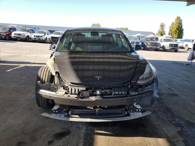 5YJ3E1EA9JF158572 - 2018 TESLA MODEL 3 ნაცრისფერი ფოტო 5