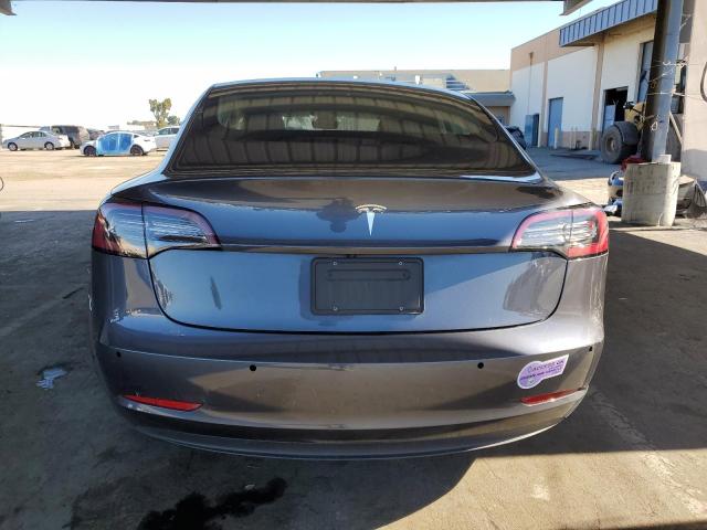 5YJ3E1EA9JF158572 - 2018 TESLA MODEL 3 ნაცრისფერი ფოტო 6