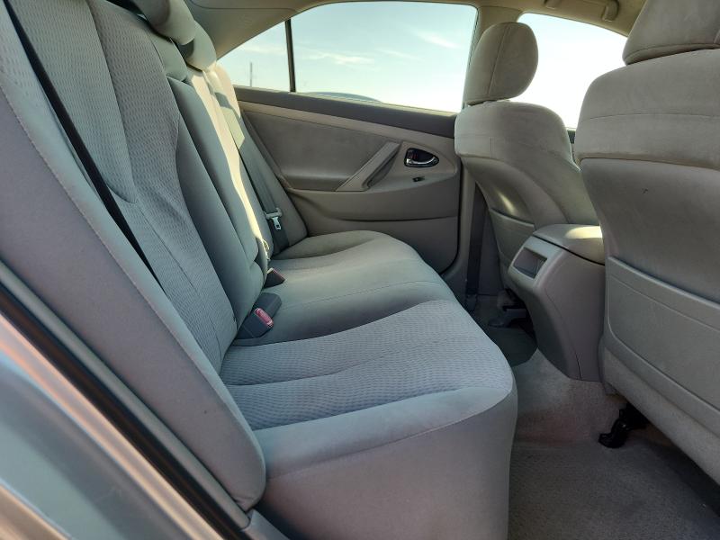 4T1BF3EK5AU100457 - 2010 TOYOTA CAMRY BASE 银色 照片 10