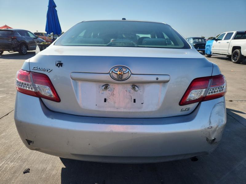 4T1BF3EK5AU100457 - 2010 TOYOTA CAMRY BASE 银色 照片 6