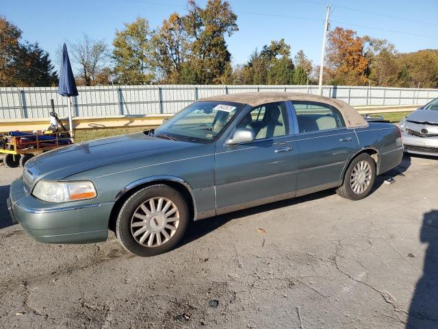 2005 LINCOLN TOWN CAR SIGNATURE, 