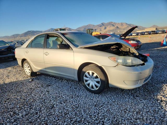 4T1BE32K55U383732 - 2005 TOYOTA CAMRY LE Արծաթագույն լուսանկար 4