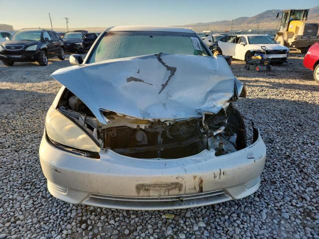 4T1BE32K55U383732 - 2005 TOYOTA CAMRY LE Արծաթագույն լուսանկար 5