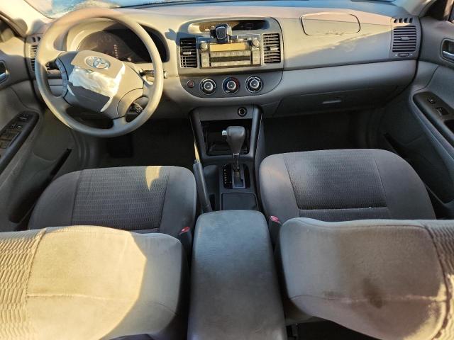 4T1BE32K55U383732 - 2005 TOYOTA CAMRY LE Արծաթագույն լուսանկար 8