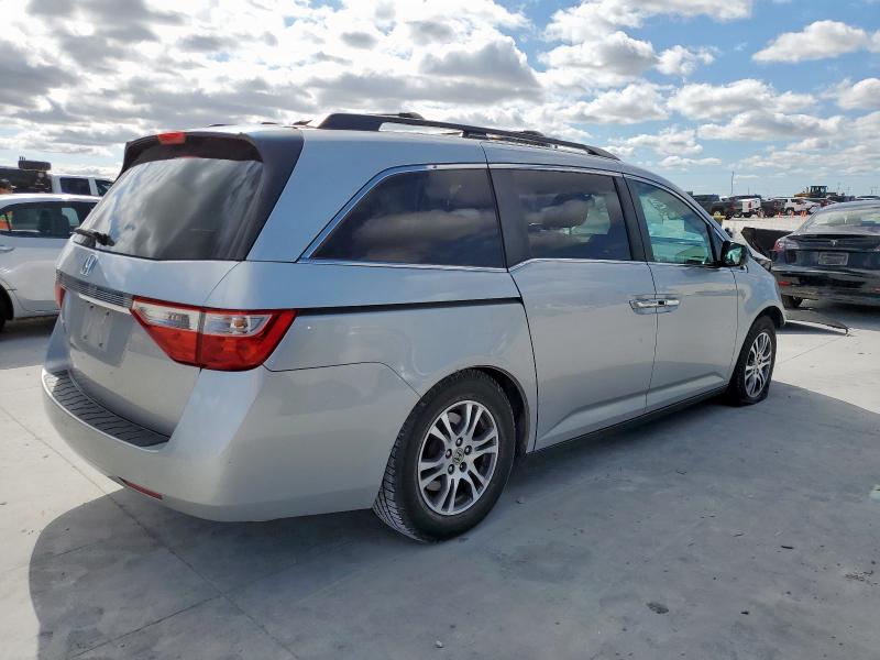 5FNRL5H68CB066659 - 2012 HONDA ODYSSEY EXL SILVER photo 3