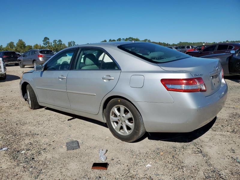 4T1BF3EK6BU623231 - 2011 TOYOTA CAMRY BASE SILVER photo 2