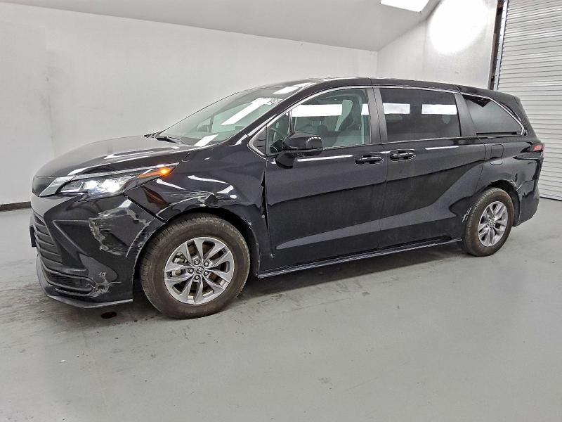 2024 TOYOTA SIENNA LE, 