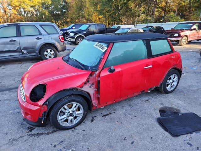 2011 MINI COOPER, 