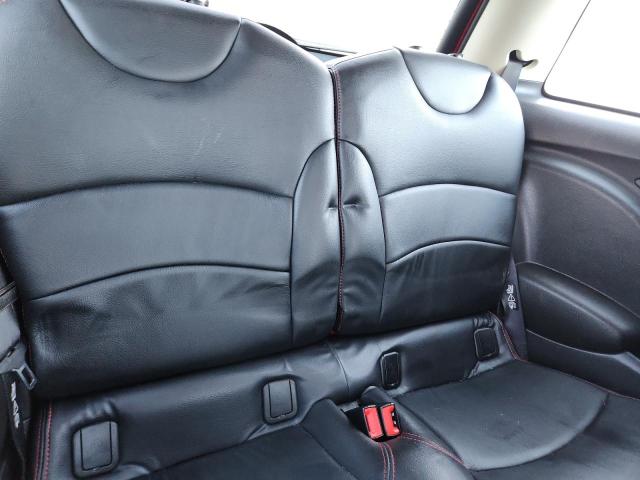 WMWSU3C58BT251403 - 2011 MINI COOPER RED photo 10
