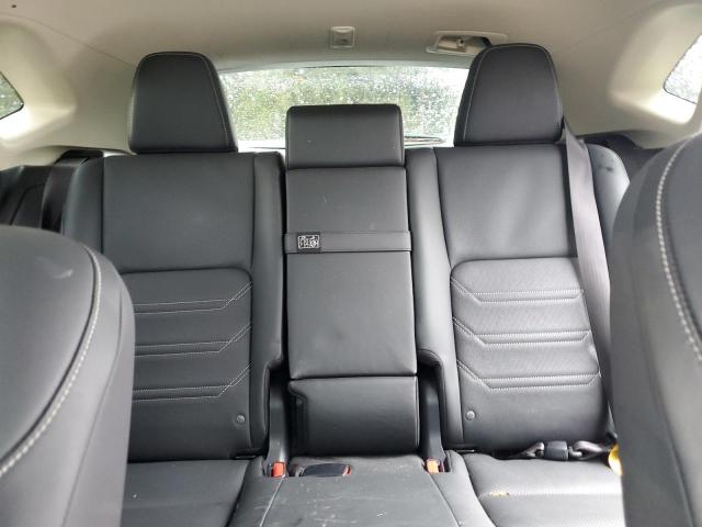 JTJBARBZ1J2175477 - 2018 LEXUS NX 300 BASE Серебристый фото 10