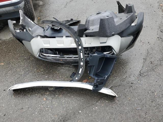 JTJBARBZ1J2175477 - 2018 LEXUS NX 300 BASE Серебристый фото 13