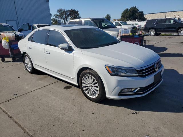 1VWBT7A38HC071469 - 2017 VOLKSWAGEN PASSAT SE Weiß Foto 4